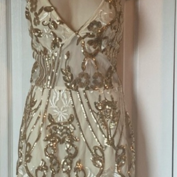 PrettyLittleThing Cream and Gold Sequin Mini Dress - Picture 4 of 10